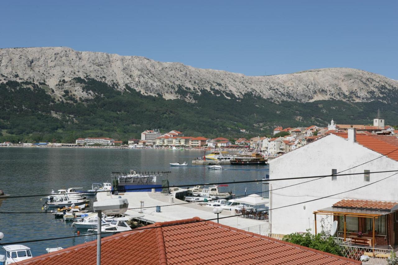 Apartment Mario With Terrace And Sea View Baska  Bagian luar foto