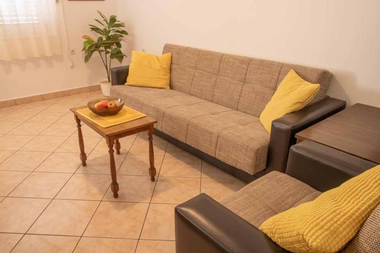 Apartment Mario With Terrace And Sea View Baska  Bagian luar foto