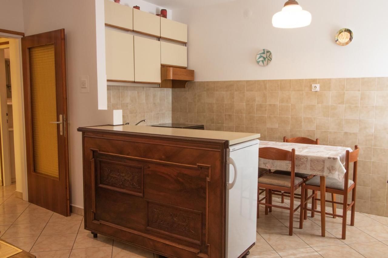 Apartment Mario With Terrace And Sea View Baska  Bagian luar foto